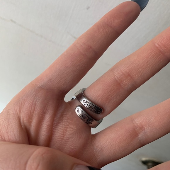 Ring - Picture 2 of 2